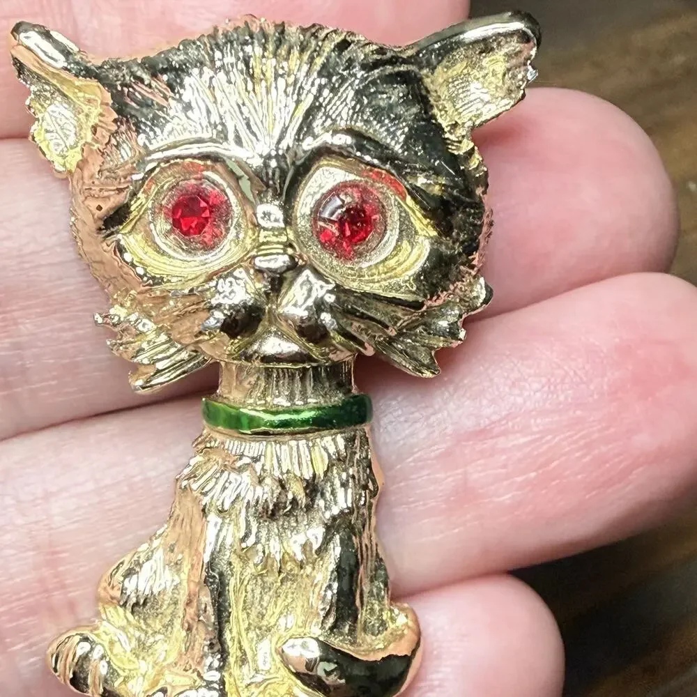 VTG SIGNED GERRY'S SMALL DOG CAT BROOCH RUBY RED RHINESTONE EYES GREEN COLLAR
